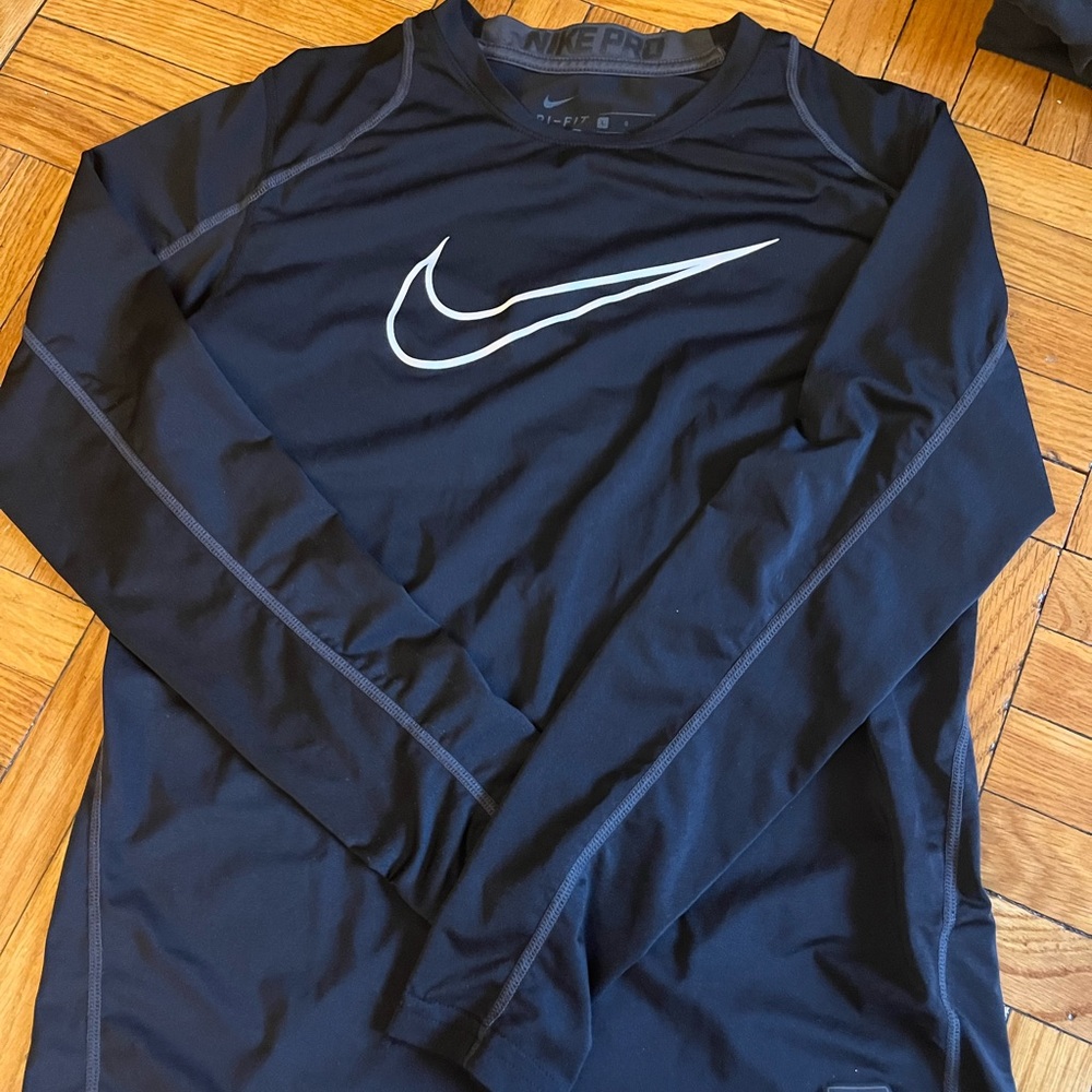 Nike pro dry fit long sleeve shirt